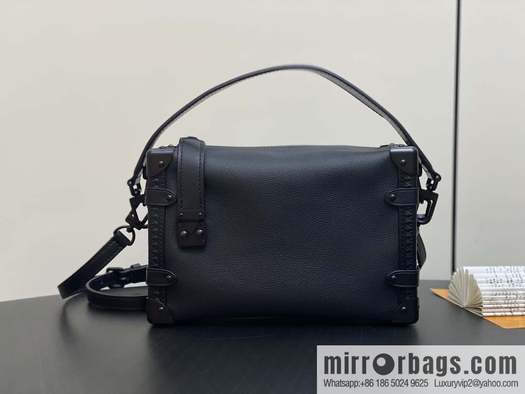 [Boutique‑grade] M24309 black buckle, full leather soft box bag series SIDE TRUNK medium handbag M46358