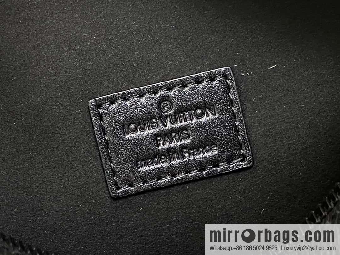 [Boutique‑grade] M24309 black buckle, full leather soft box bag series SIDE TRUNK medium handbag M46358