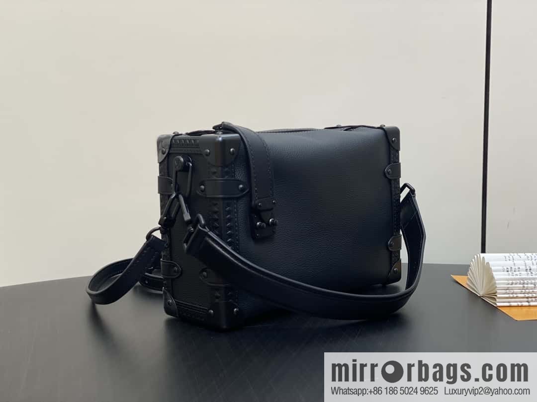 [Boutique‑grade] M24309 black buckle, full leather soft box bag series SIDE TRUNK medium handbag M46358