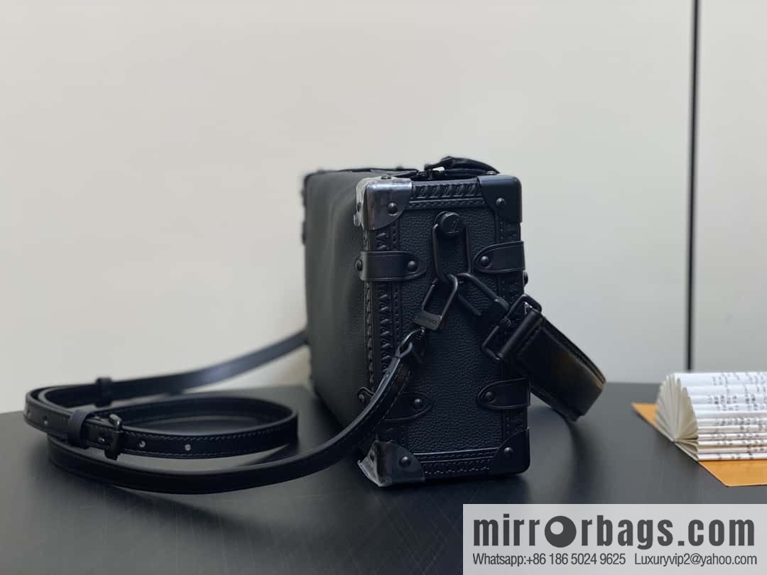 [Boutique‑grade] M24309 black buckle, full leather soft box bag series SIDE TRUNK medium handbag M46358