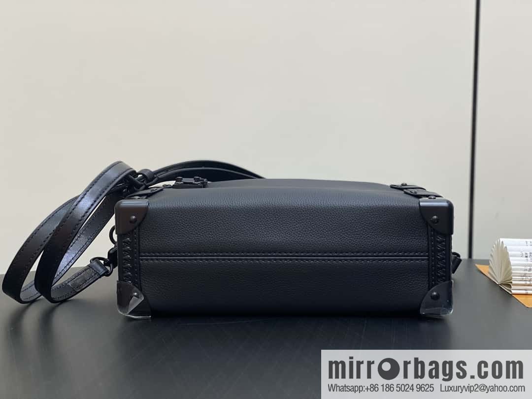 [Boutique‑grade] M24309 black buckle, full leather soft box bag series SIDE TRUNK medium handbag M46358