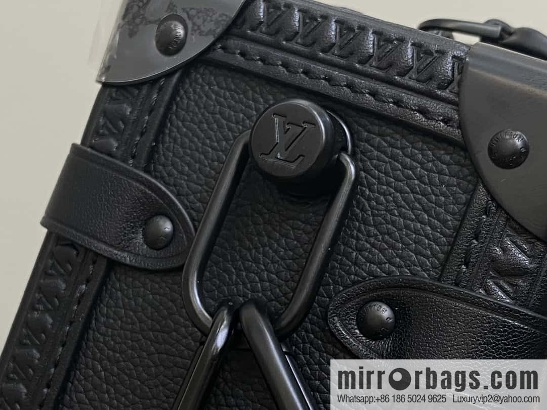 [Boutique‑grade] M24309 black buckle, full leather soft box bag series SIDE TRUNK medium handbag M46358