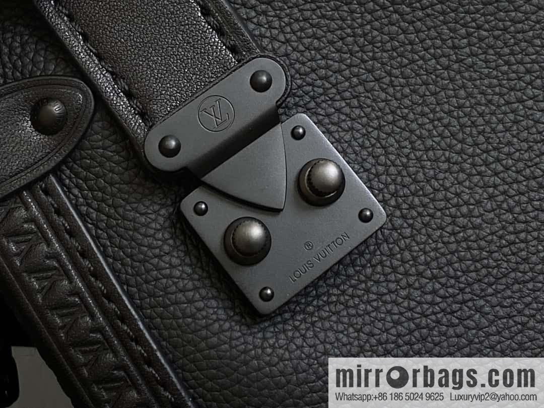 [Boutique‑grade] M24309 black buckle, full leather soft box bag series SIDE TRUNK medium handbag M46358