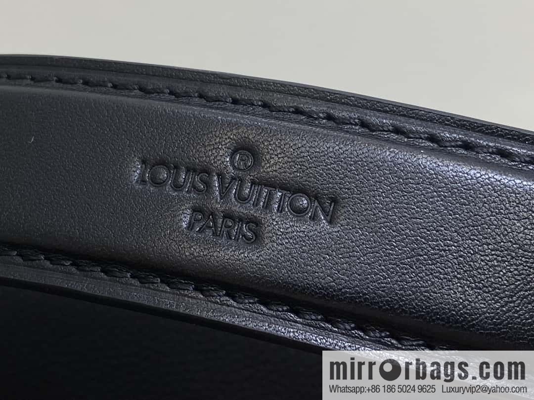 [Boutique‑grade] M24309 black buckle, full leather soft box bag series SIDE TRUNK medium handbag M46358