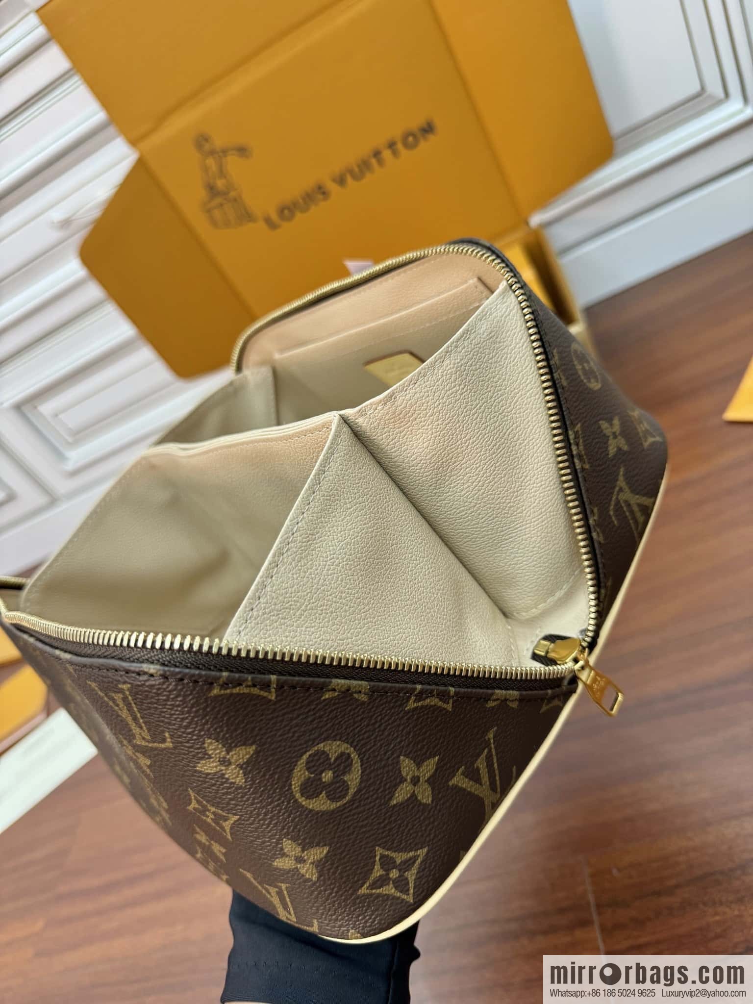 LV M11750 Toiletry Bag