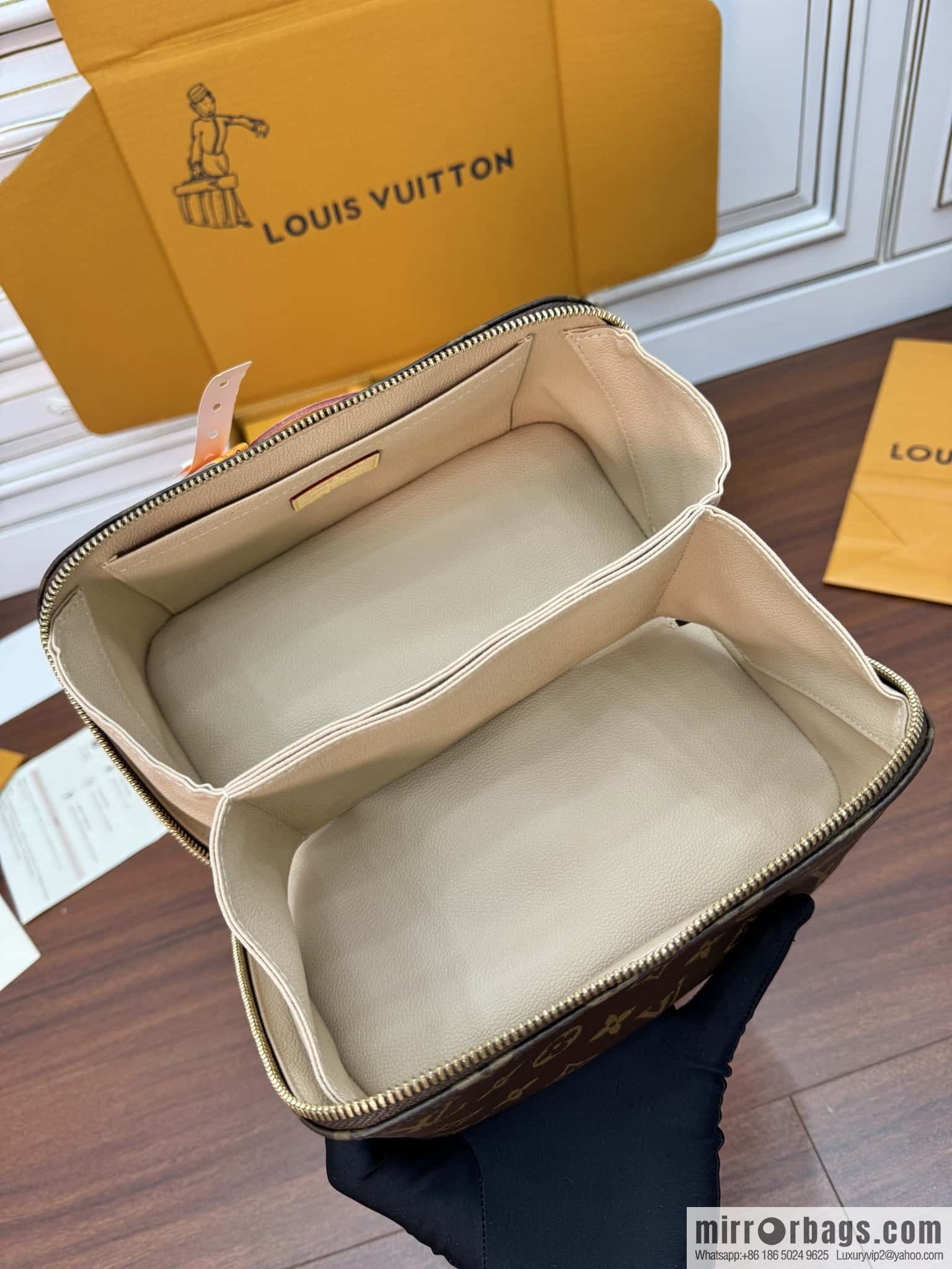 LV M11750 Toiletry Bag