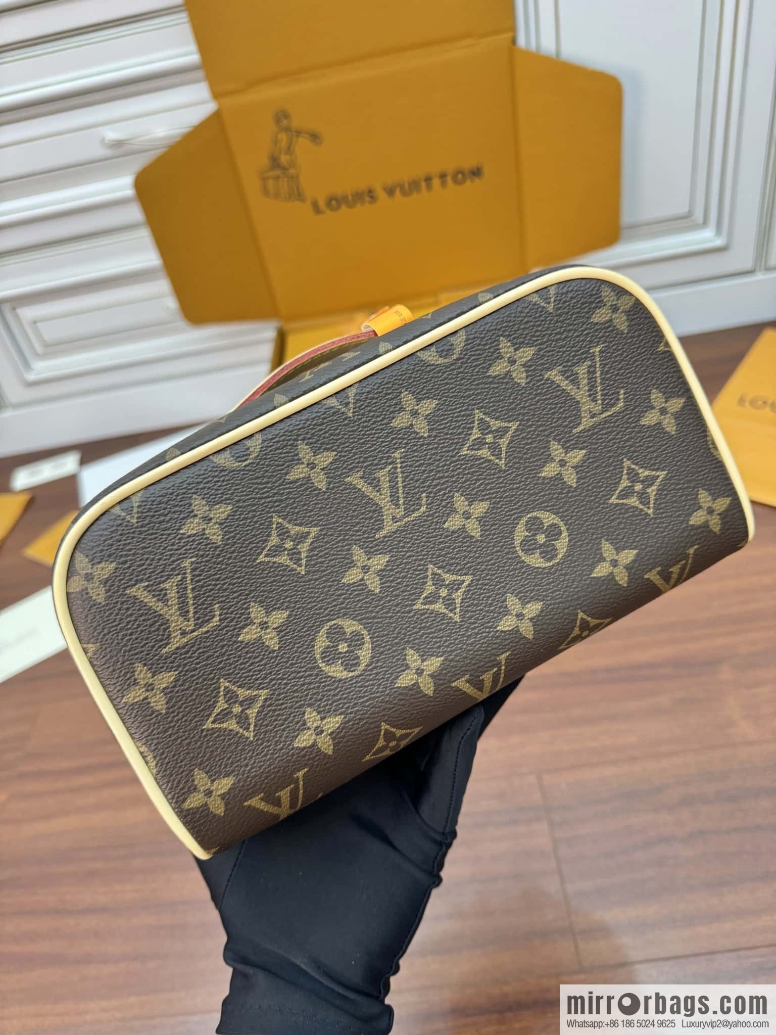 LV M11750 Toiletry Bag