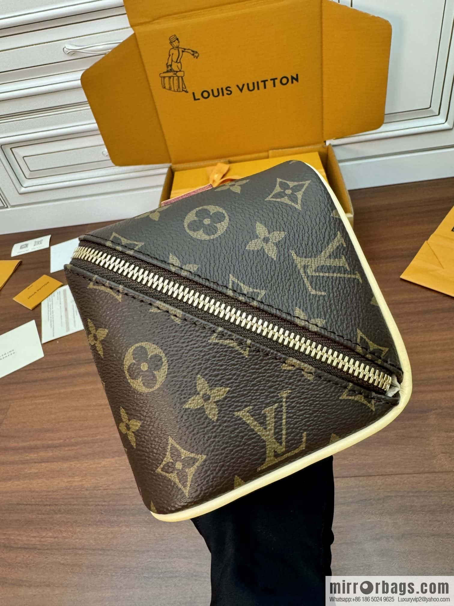LV M11750 Toiletry Bag