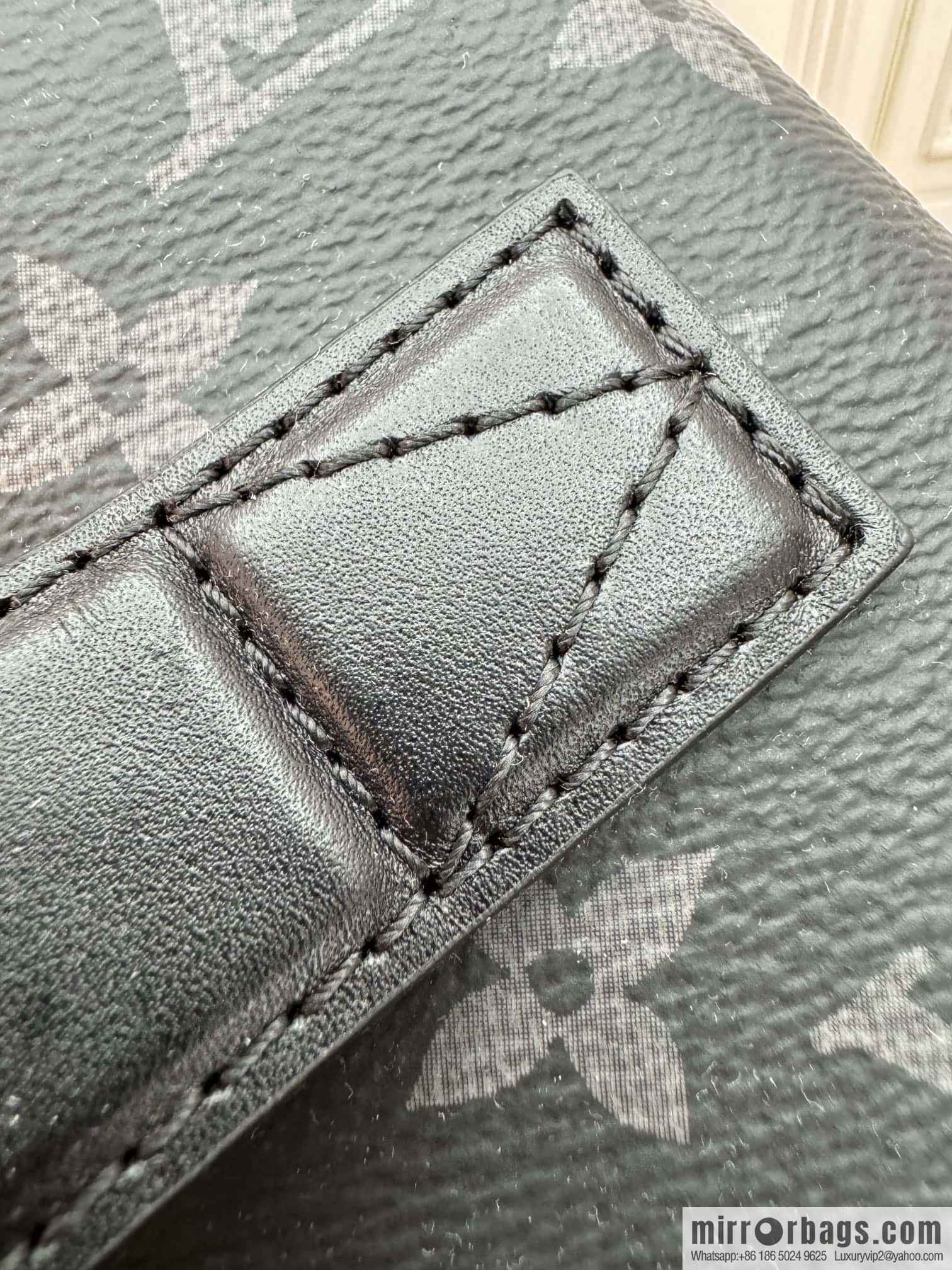LV M11508 Toiletry Bag