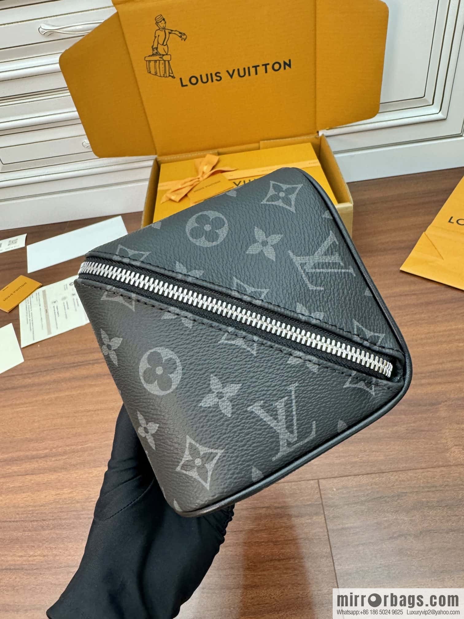 LV M11508 Toiletry Bag