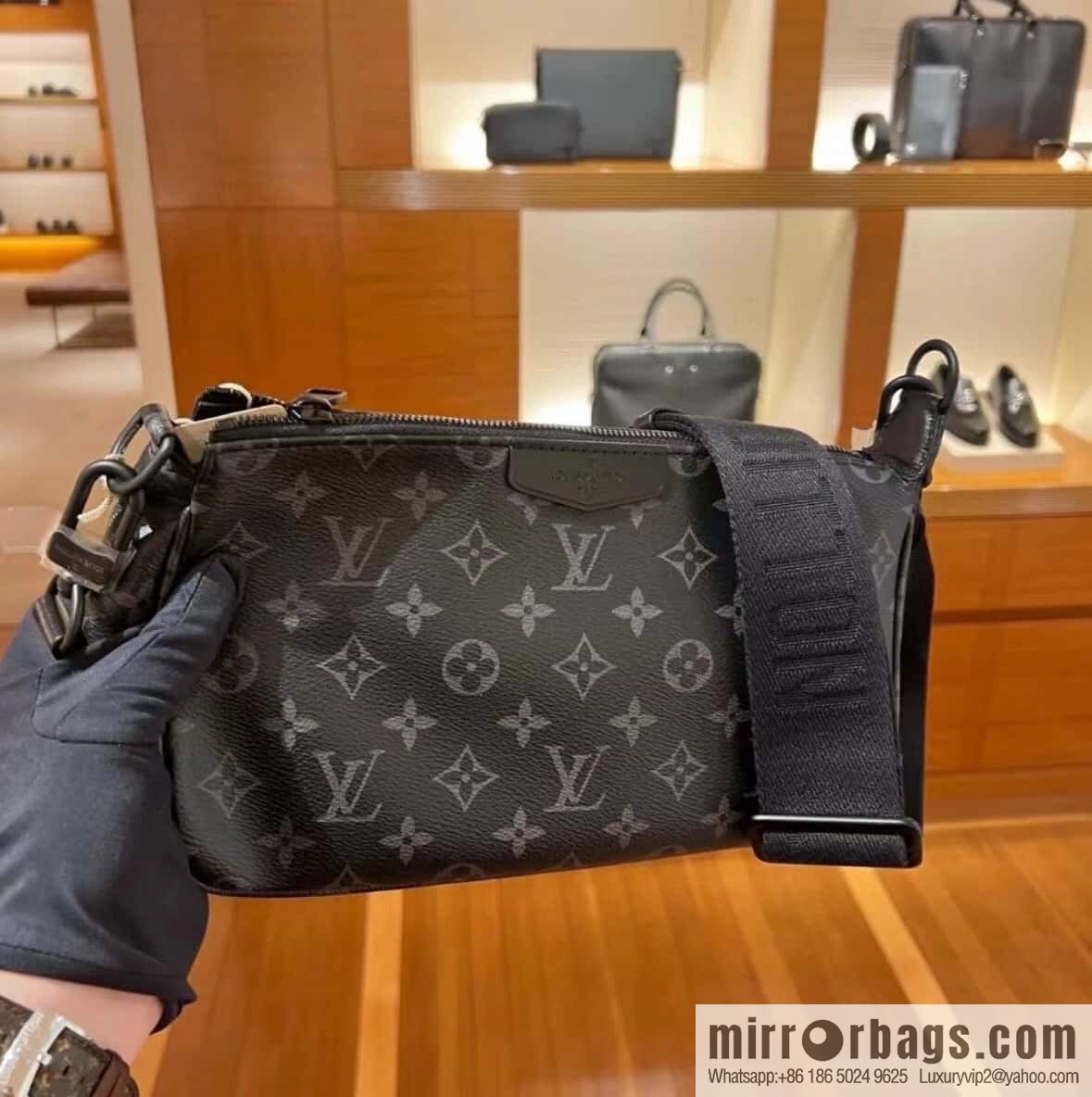 LV M11741 Pochette Accessoire XL