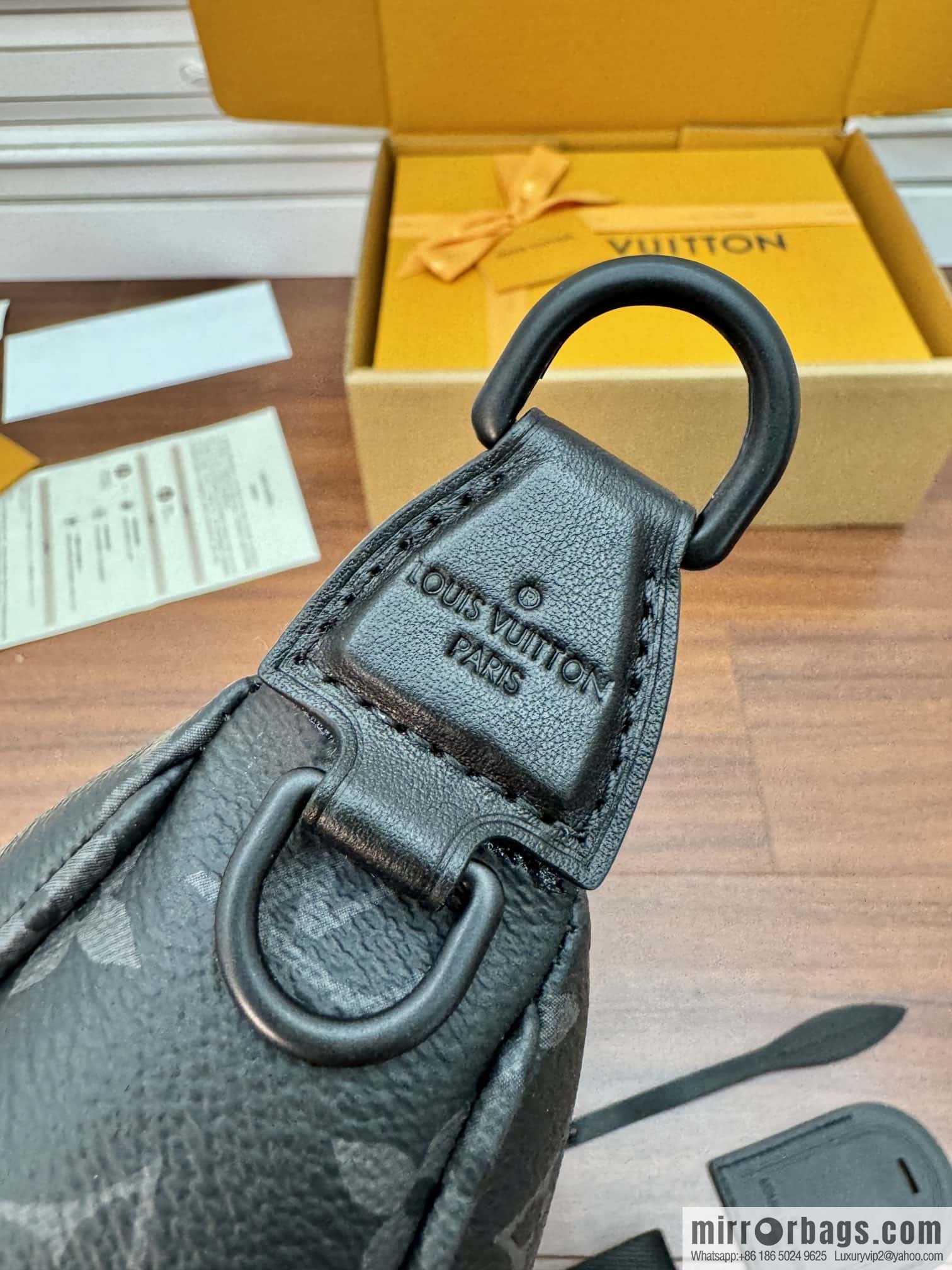 LV M11741 Pochette Accessoire XL