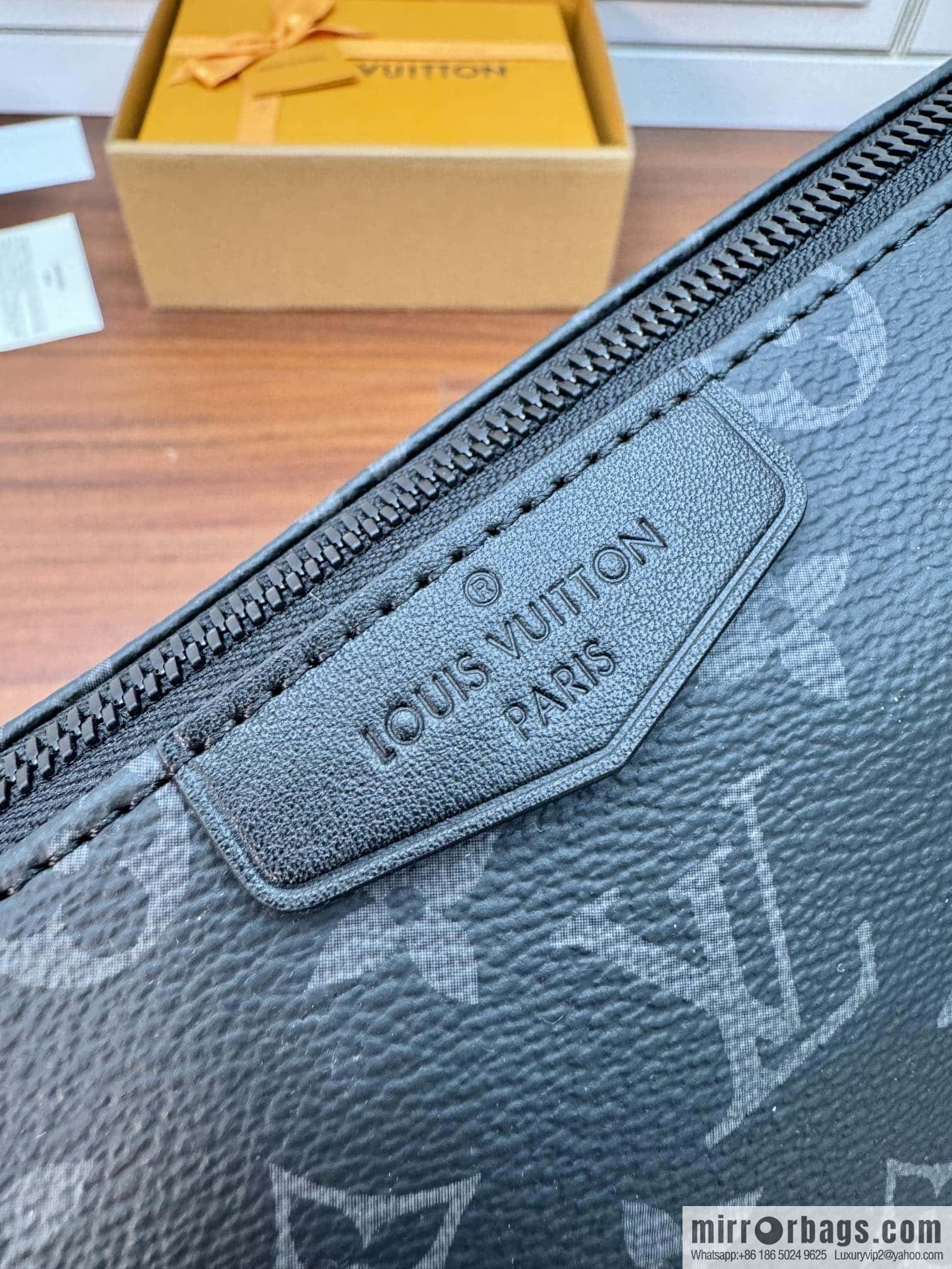 LV M11741 Pochette Accessoire XL