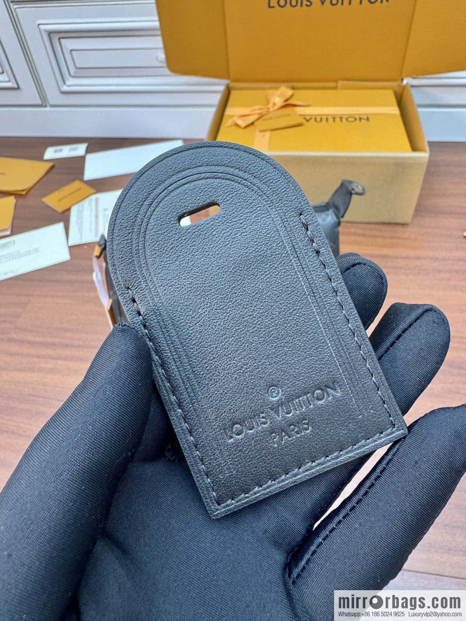 LV M11741 Pochette Accessoire XL
