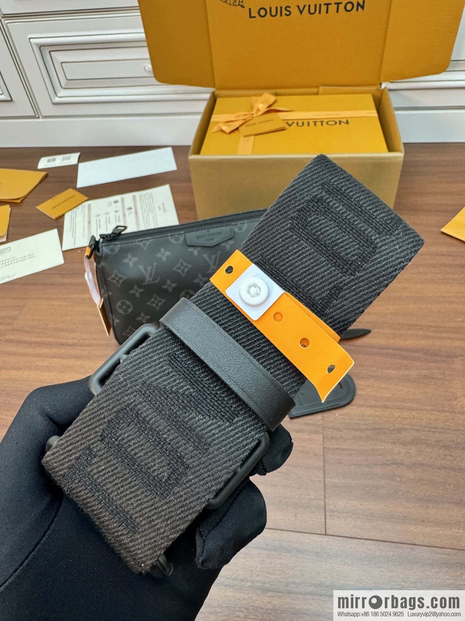 LV M11741 Pochette Accessoire XL