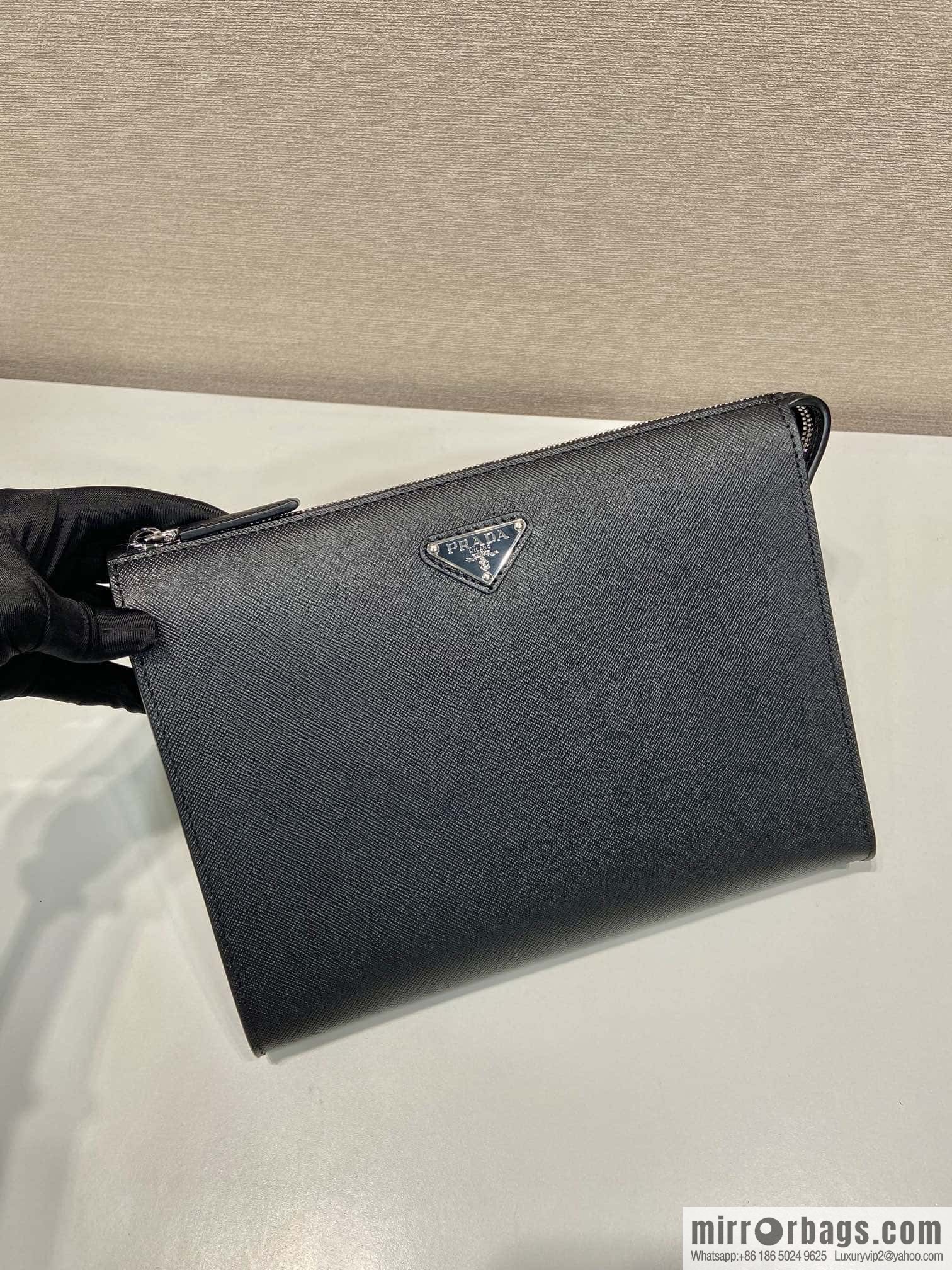 PRADA 🎉 new men's handbag 🎉 2VF030 handbag