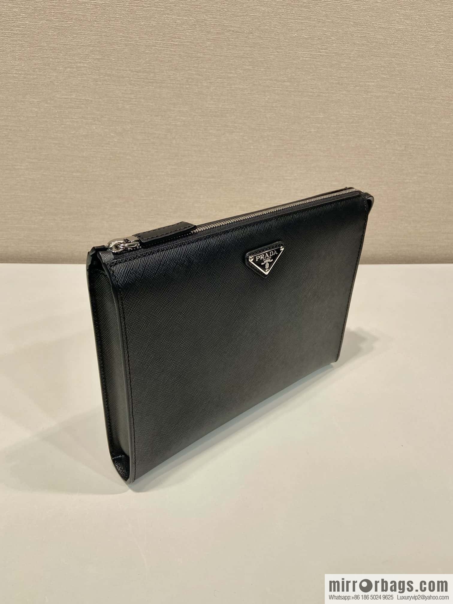 PRADA 🎉 new men's handbag 🎉 2VF030 handbag