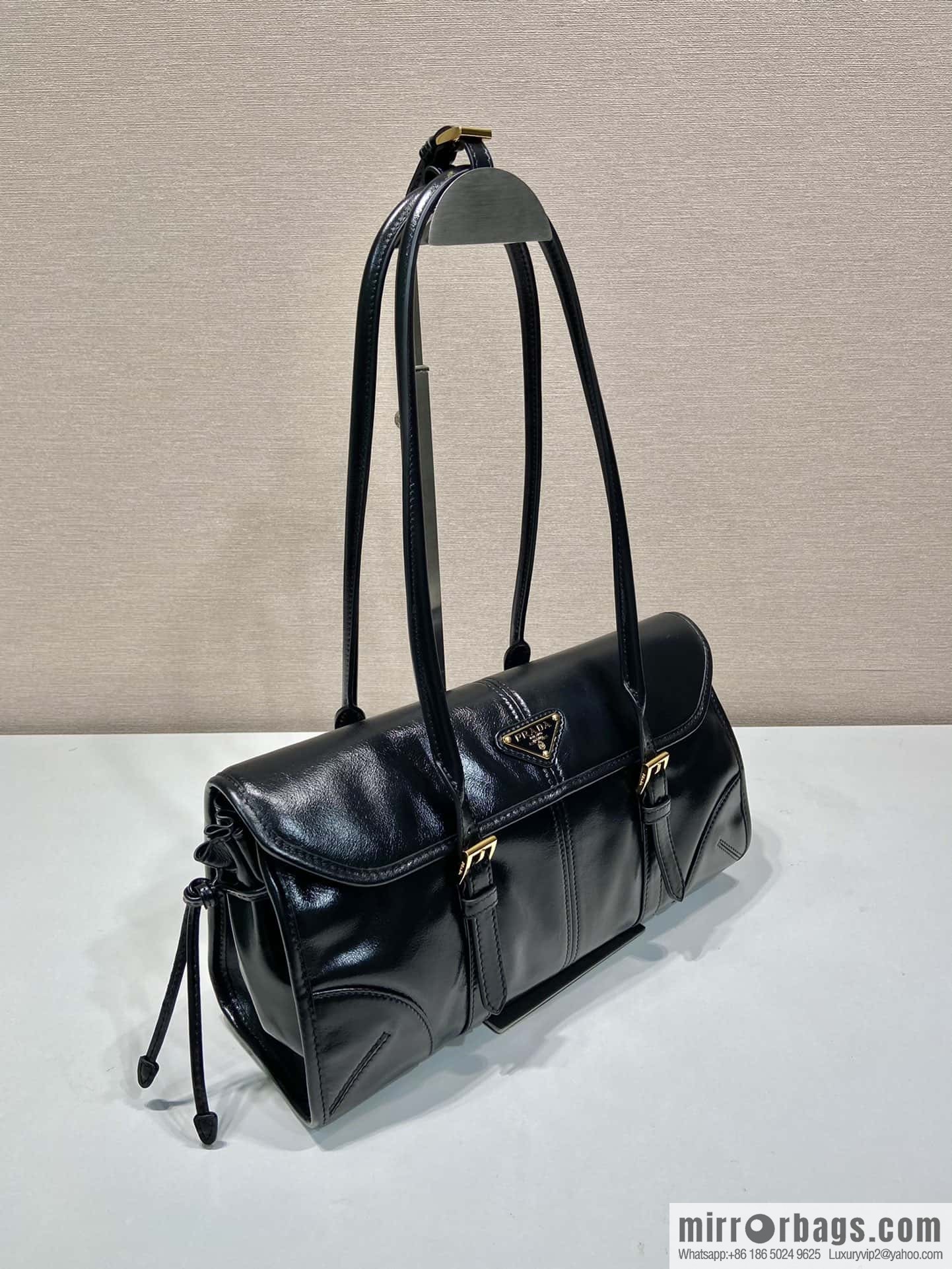 PRADA 🎉 new oil wax bag 🎉 1BD376