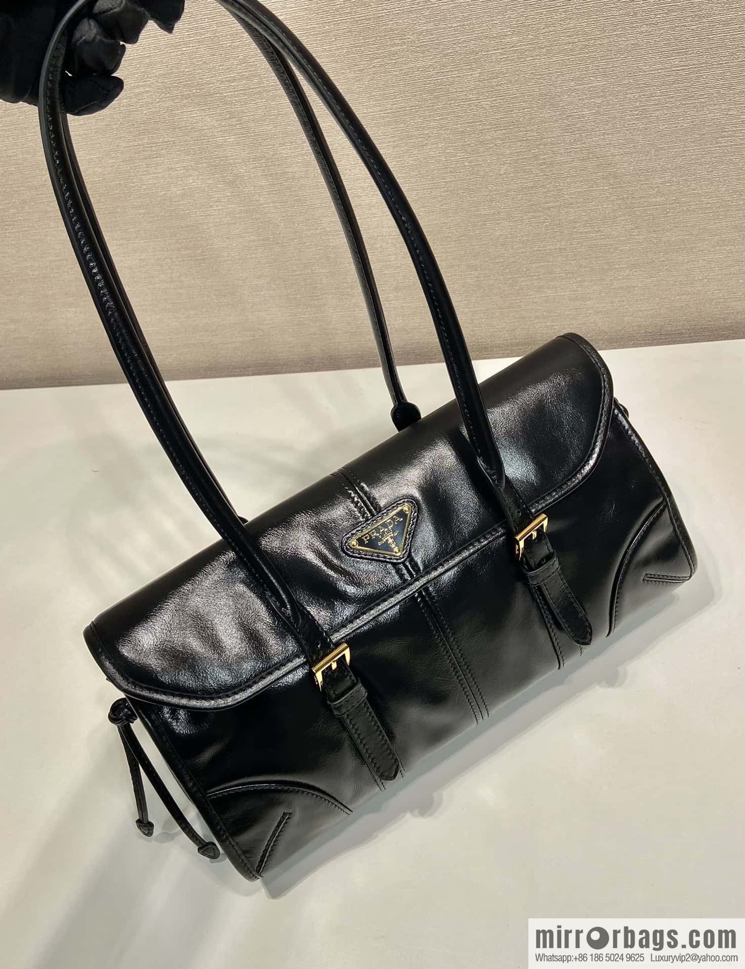 PRADA 🎉 new oil wax bag 🎉 1BD376