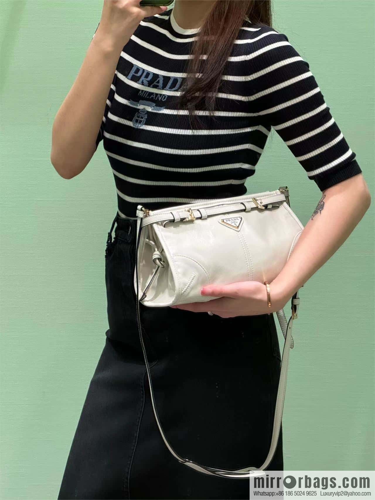 PRADA 🎉 LusSo lf oil wax leather 🎉 1BA215 messenger bag 🎉 white
