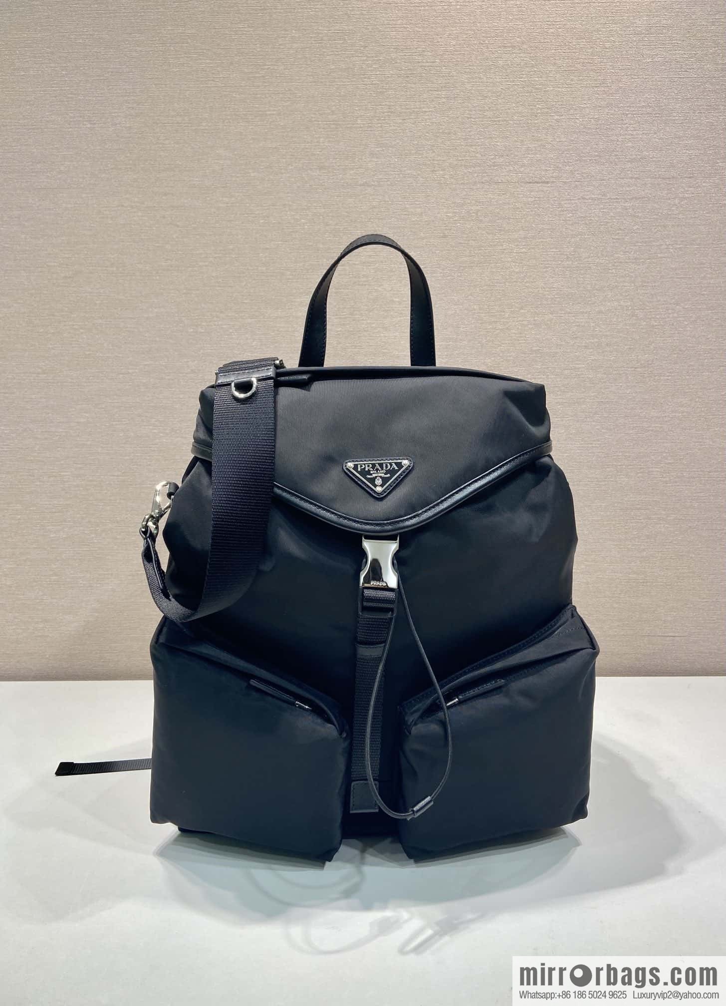 PRADA 🎉 new catwalk model 🎉 2VZ111 small shoulder back/shoulder bag