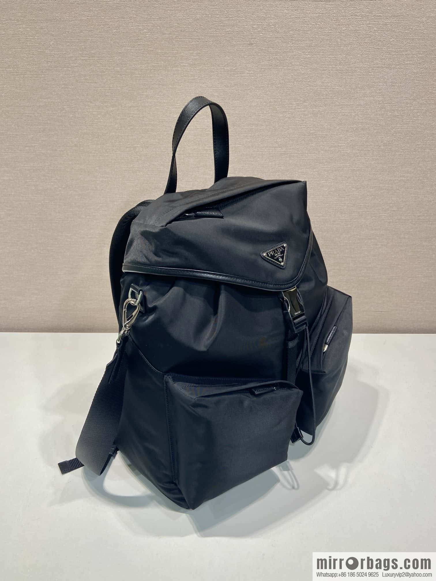 PRADA 🎉 new catwalk model 🎉 2VZ111 small shoulder back/shoulder bag