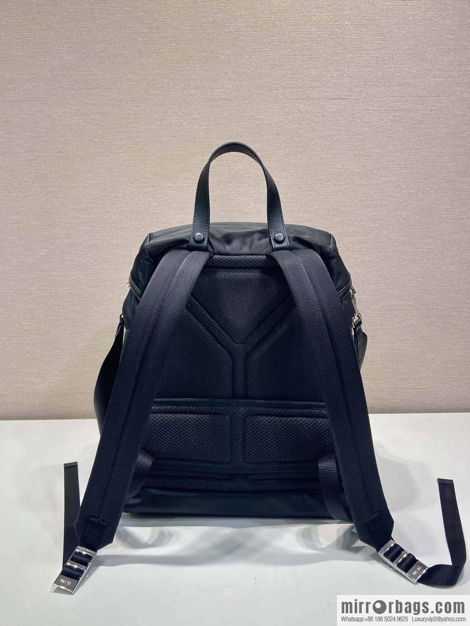 PRADA 🎉 new catwalk model 🎉 2VZ111 small shoulder back/shoulder bag