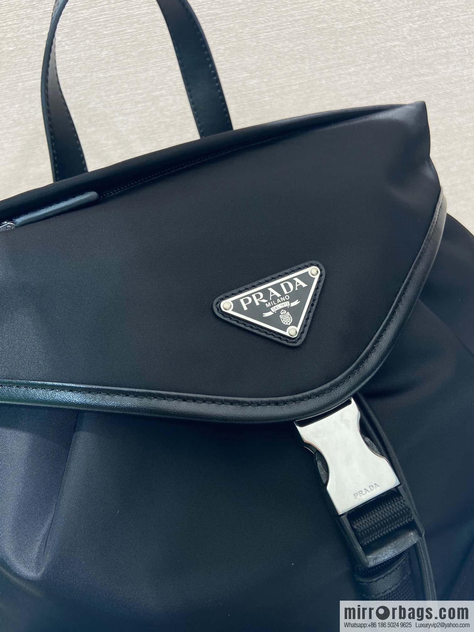 PRADA 🎉 new catwalk model 🎉 2VZ111 small shoulder back/shoulder bag
