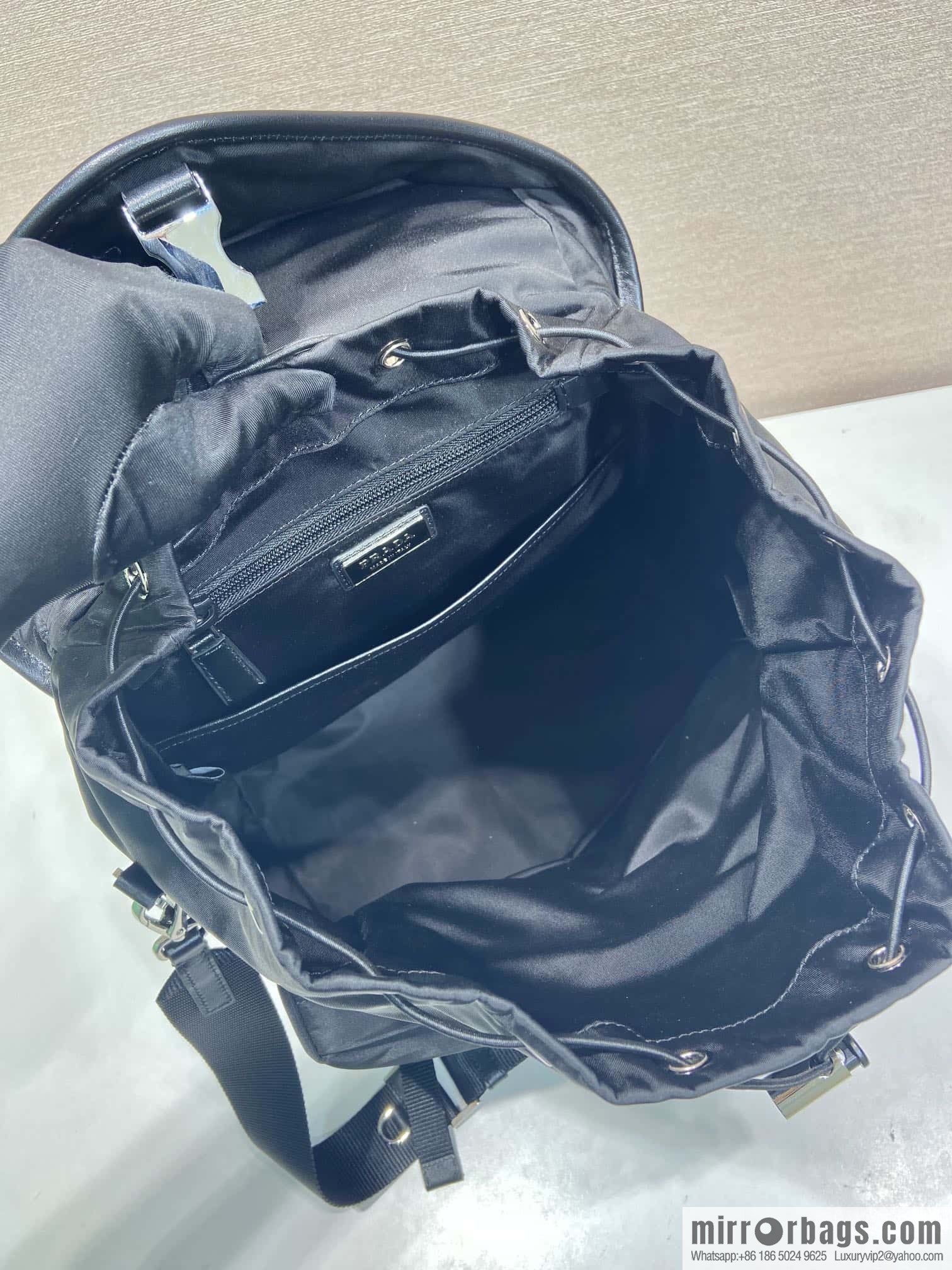 PRADA 🎉 new catwalk model 🎉 2VZ111 small shoulder back/shoulder bag