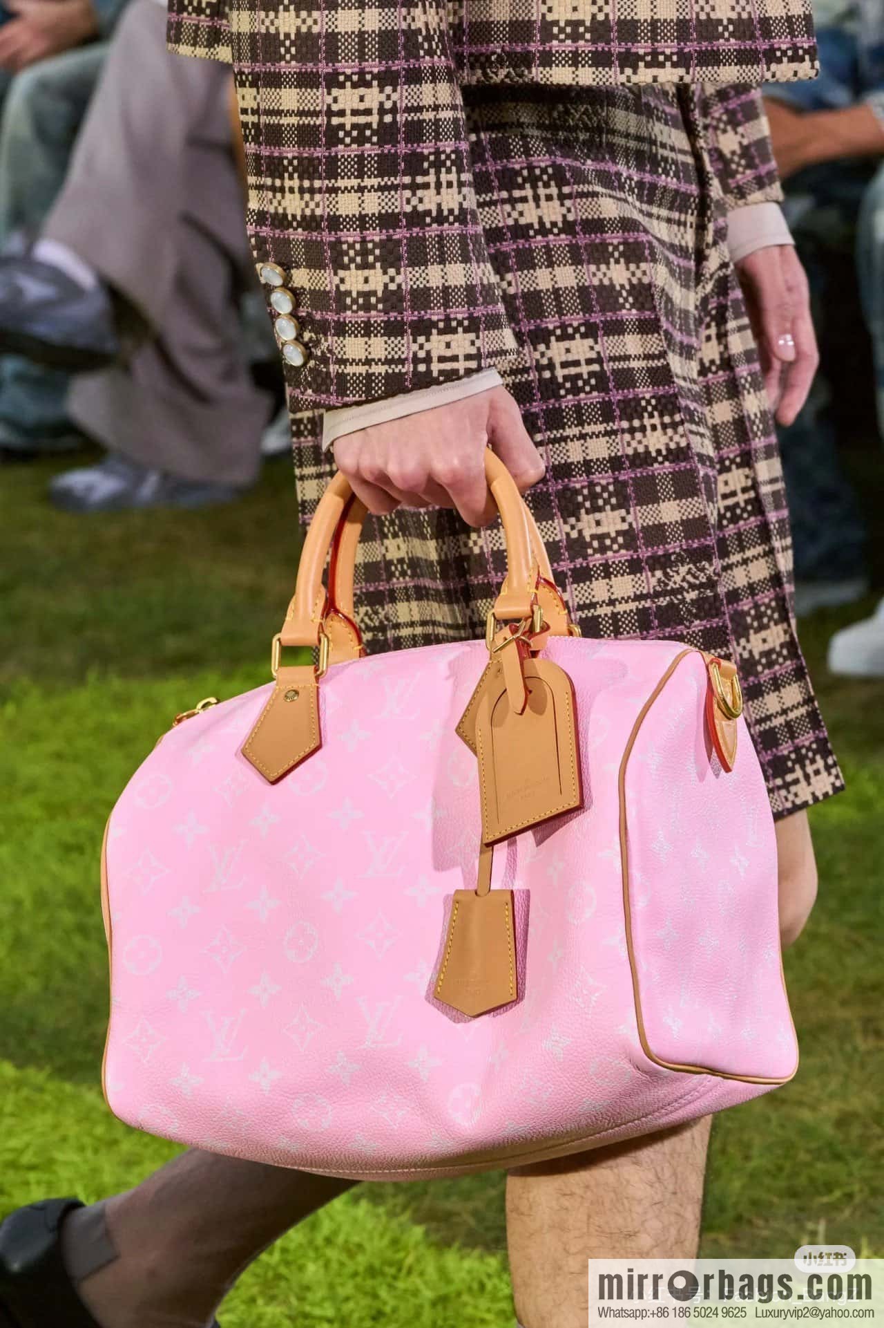 [Boutique‑grade] M21109 pink, all-leather pillow bag speedy series SPEEDY P9 BANDOULIZRE 30 handbag