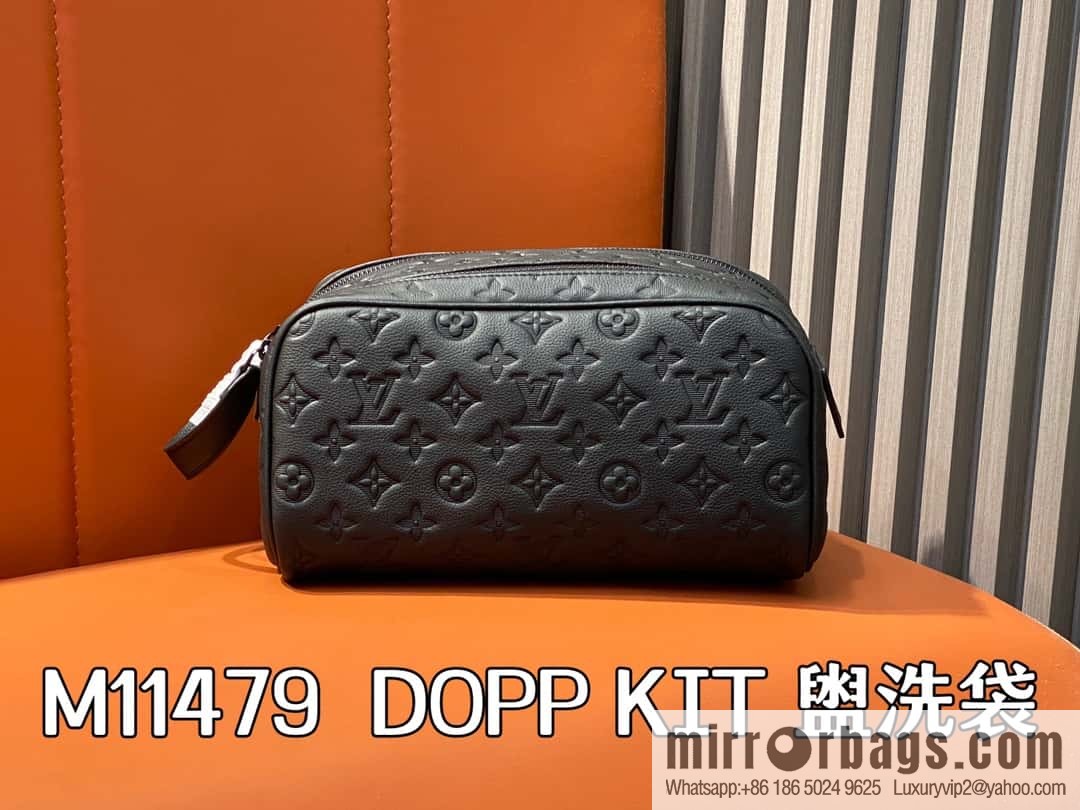 [Boutique‑grade] M11479 black embossed, full leather toilet bag clutch bag series DOPP KIT toilet bag