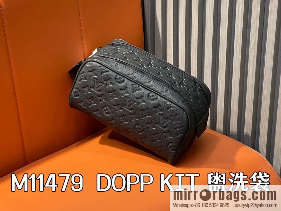 [Boutique‑grade] M11479 black embossed, full leather toilet bag clutch bag series DOPP KIT toilet bag