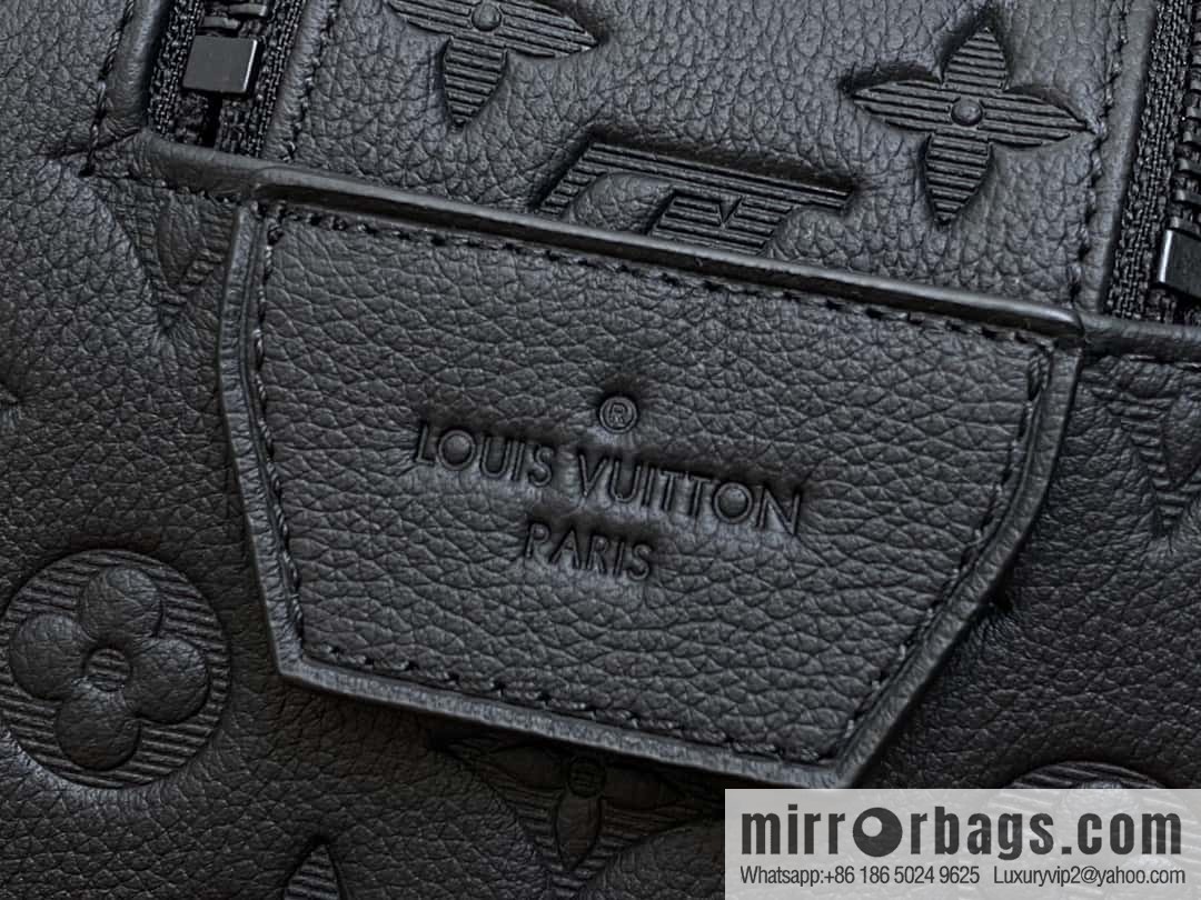 [Boutique‑grade] M11479 black embossed, full leather toilet bag clutch bag series DOPP KIT toilet bag