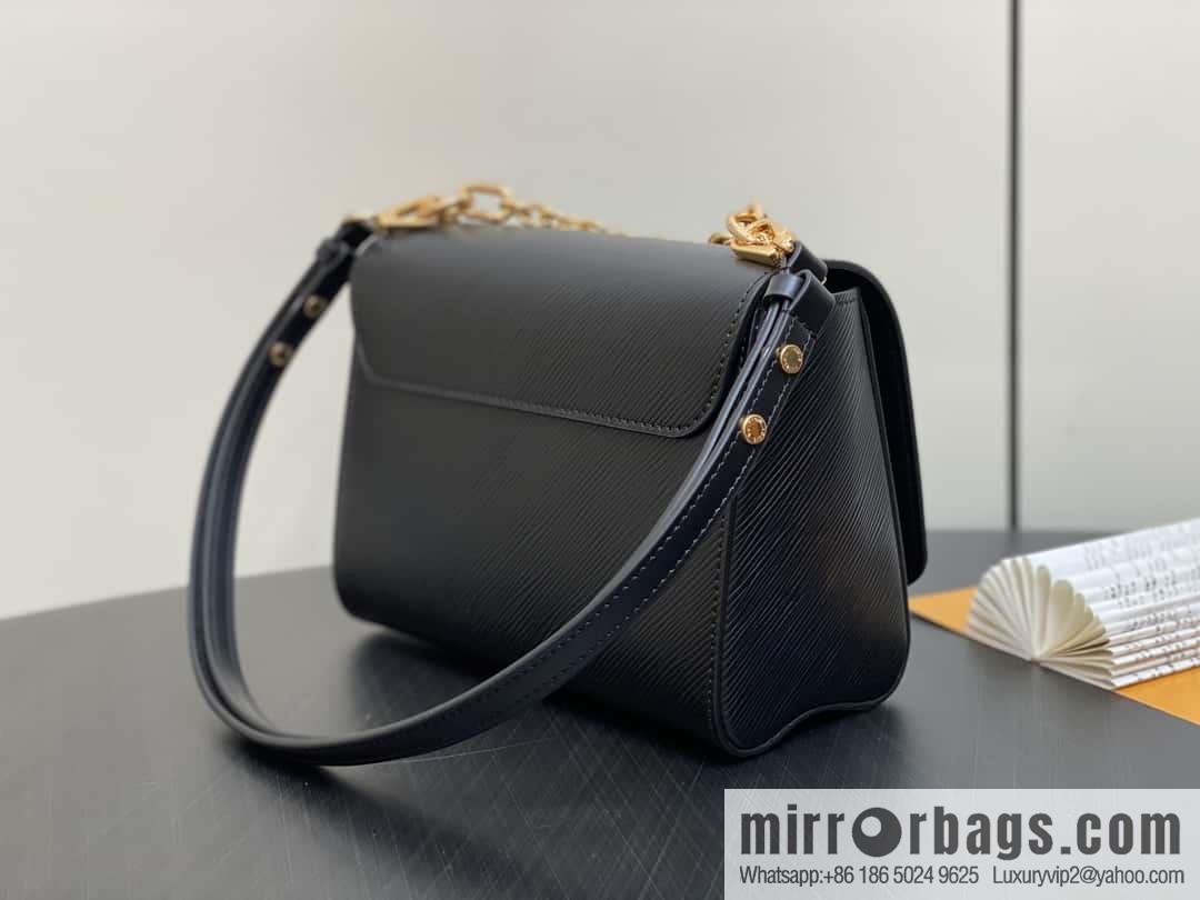 [Boutique‑grade] M11723 black, water ripple Twist series TWIST medium handbag
