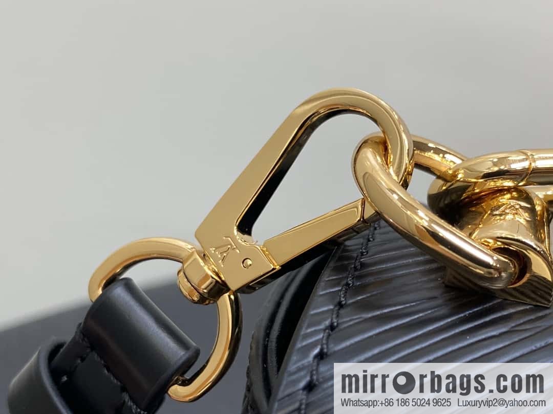 [Boutique‑grade] M11723 black, water ripple Twist series TWIST medium handbag