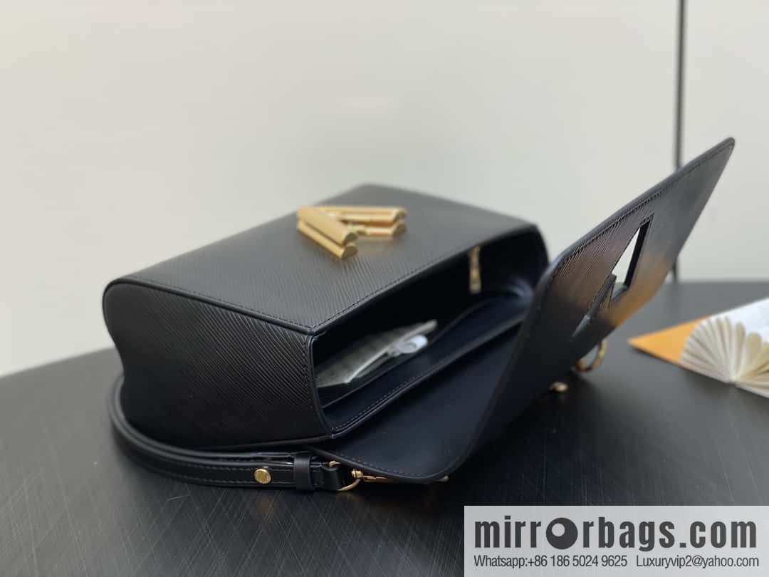 [Boutique‑grade] M11723 black, water ripple Twist series TWIST medium handbag