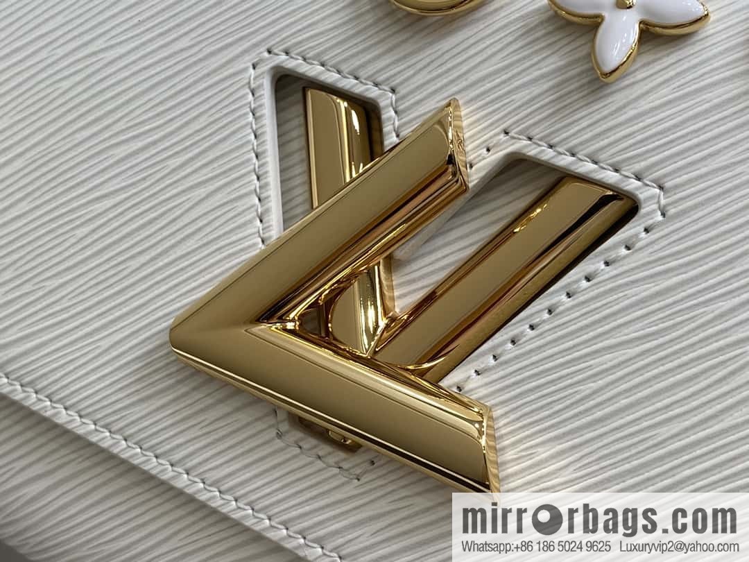 [Boutique‑grade] M11724 white, water ripple Twist series TWIST medium handbag M11723