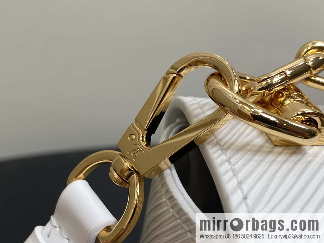 [Boutique‑grade] M11724 white, water ripple Twist series TWIST medium handbag M11723