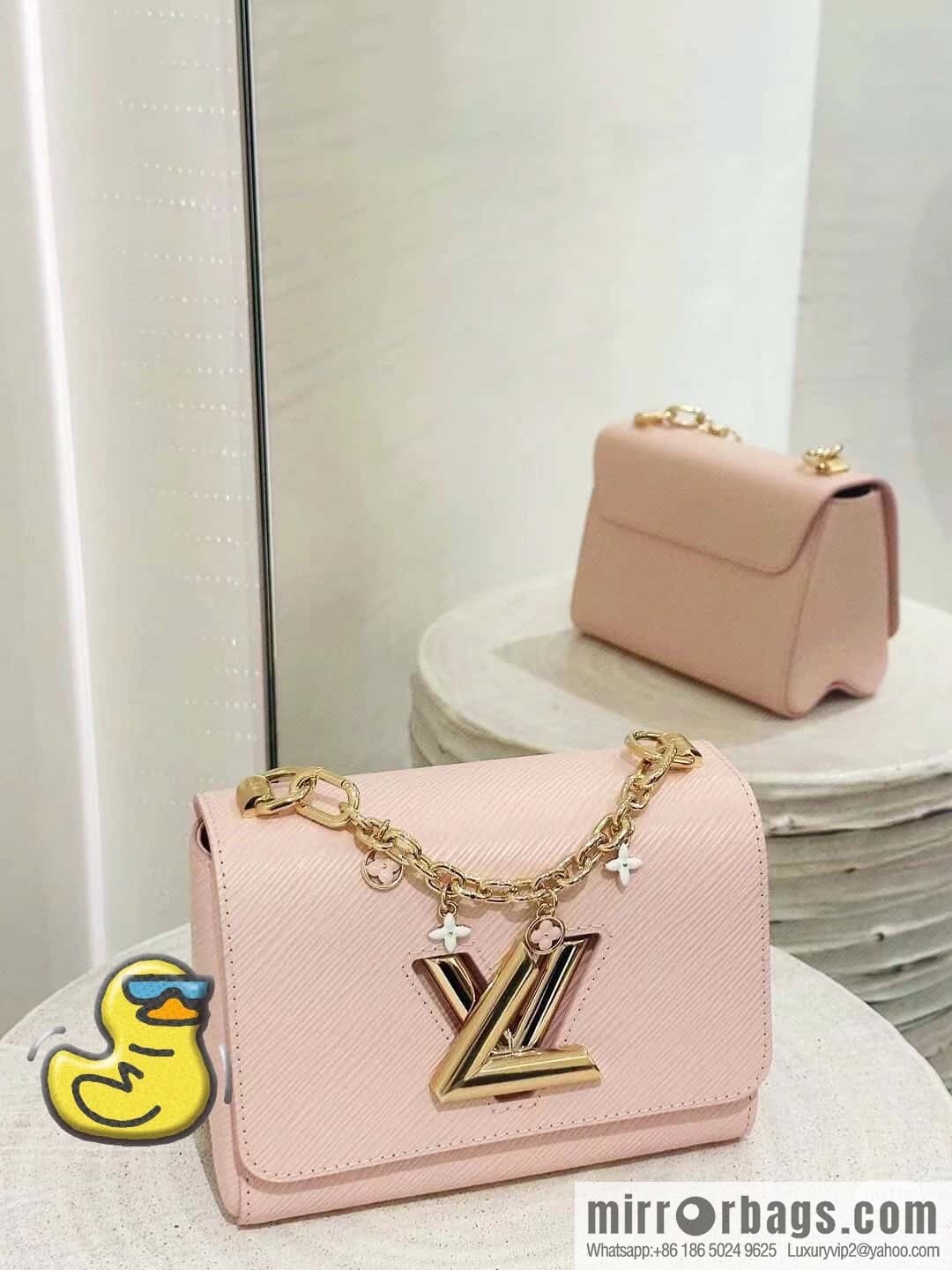 [Boutique‑grade] M11725 pink, water ripple Twist series TWIST small handbag