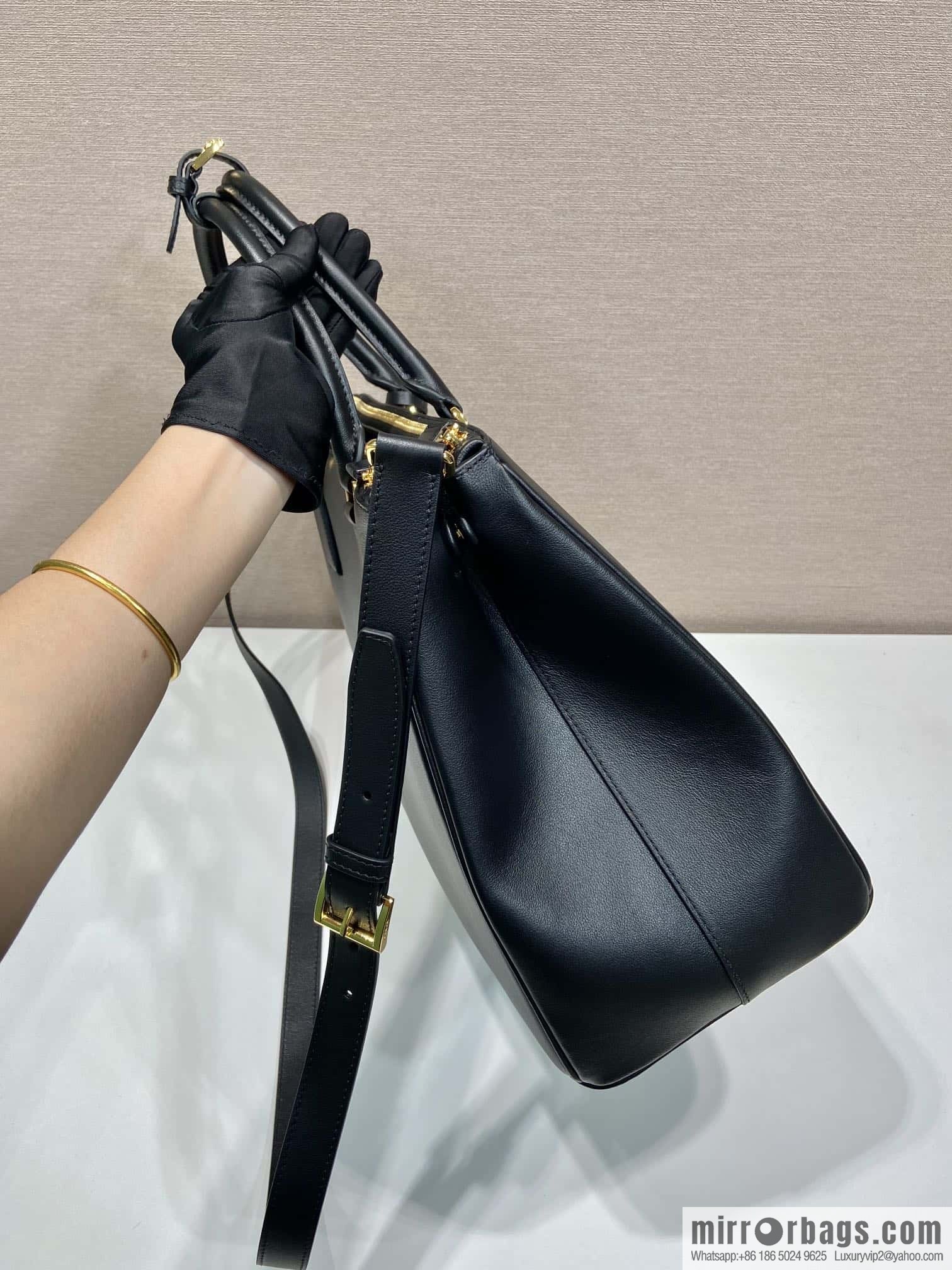 PRADA 🎉 new killer bag 🎉 1BA802 extra large plain weave 🎉 black