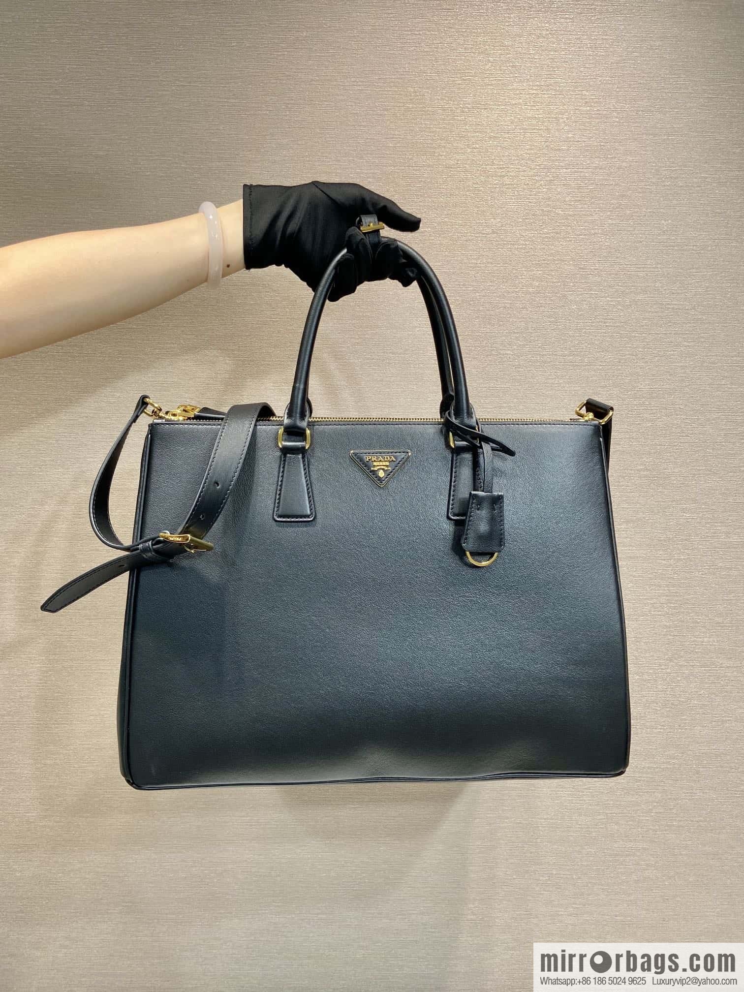 PRADA 🎉 new killer bag 🎉 1BA802 extra large plain weave 🎉 black