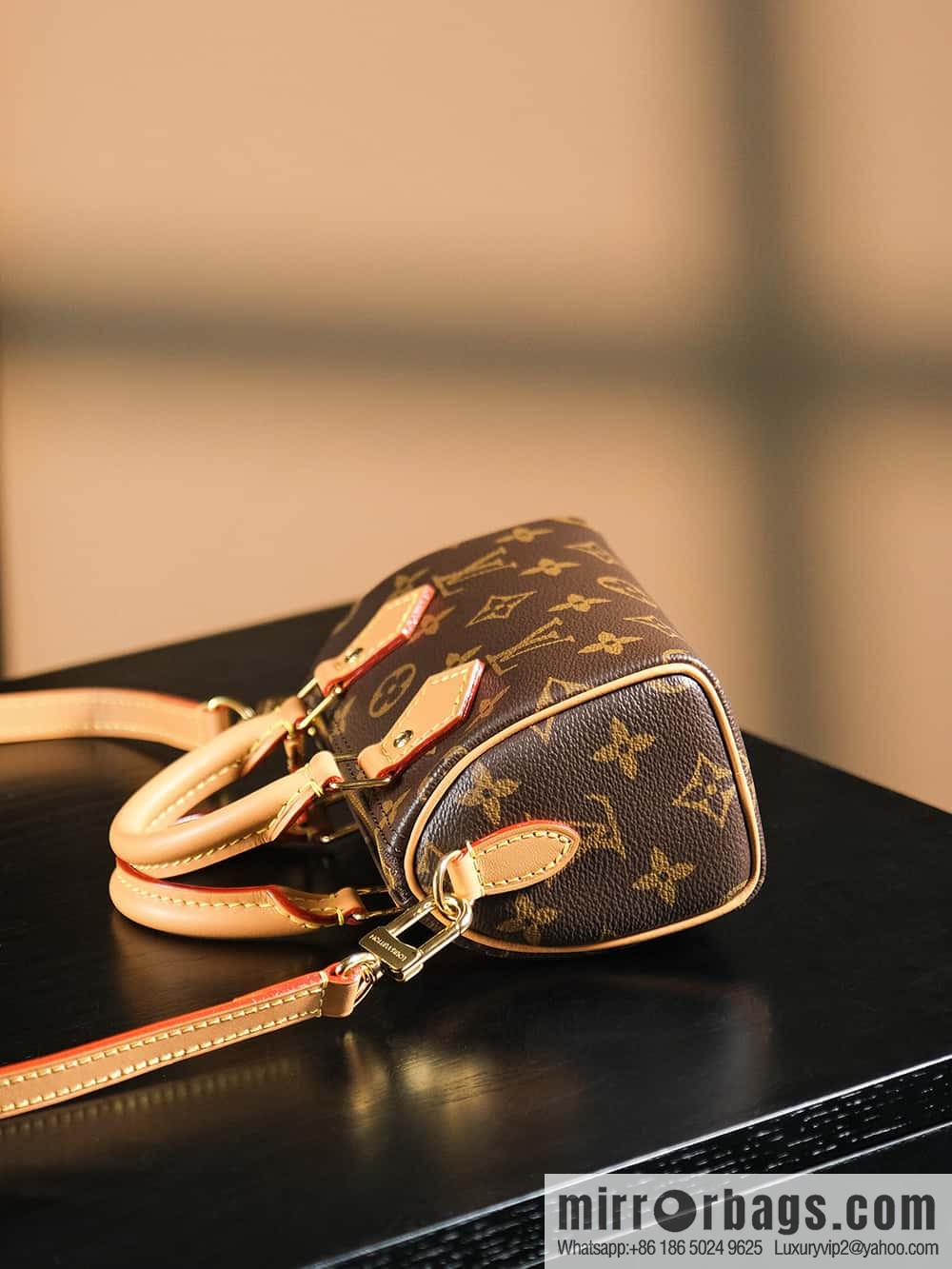 LV ππππ ππππππ ππππ chip diamond beating code pillow bag series M81085