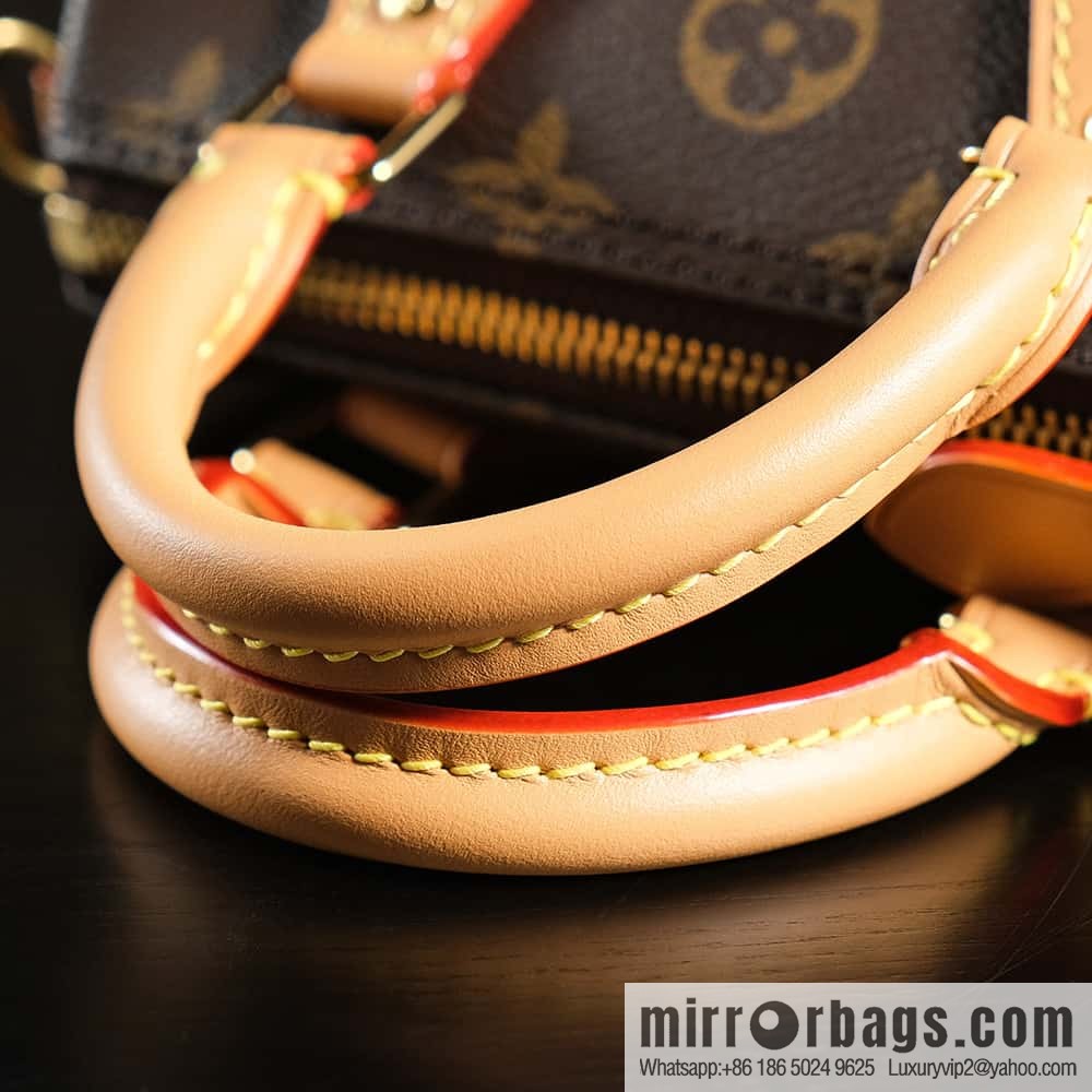 LV ππππ ππππππ ππππ chip diamond beating code pillow bag series M81085