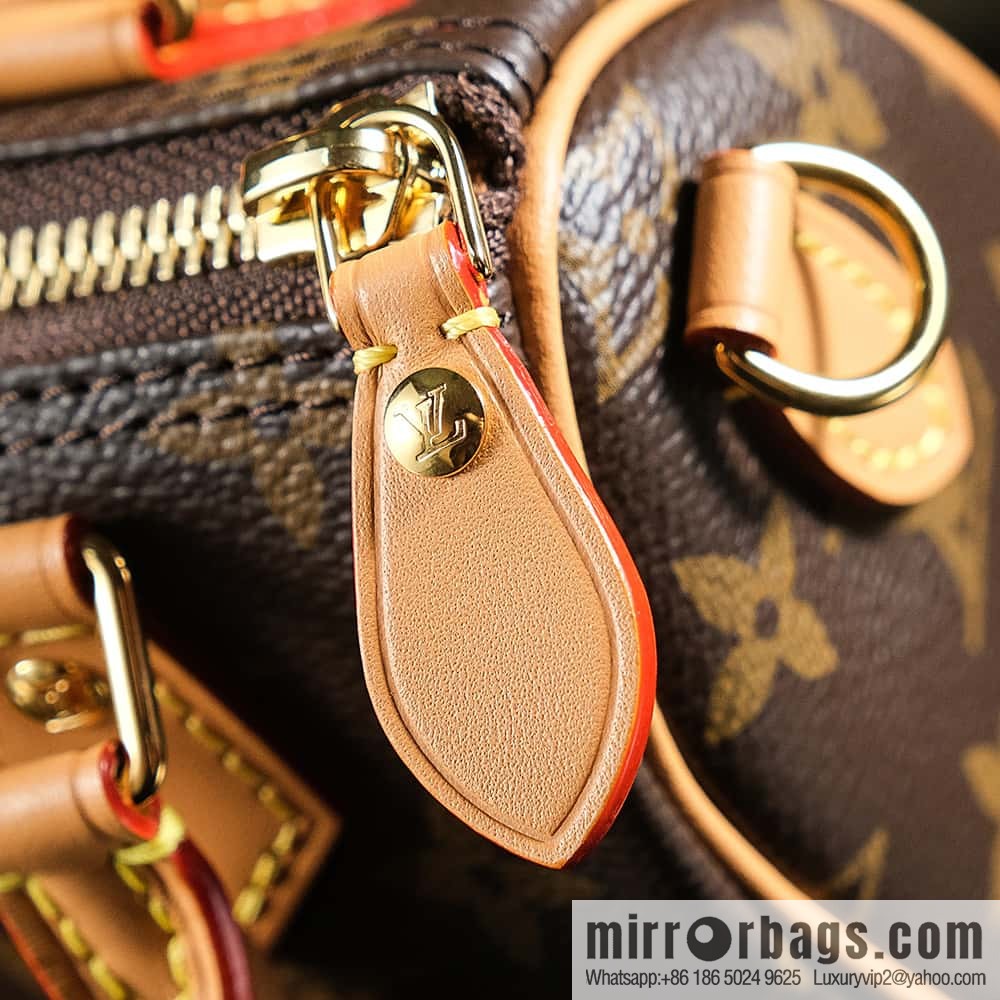 LV ππππ ππππππ ππππ chip diamond beating code pillow bag series M81085