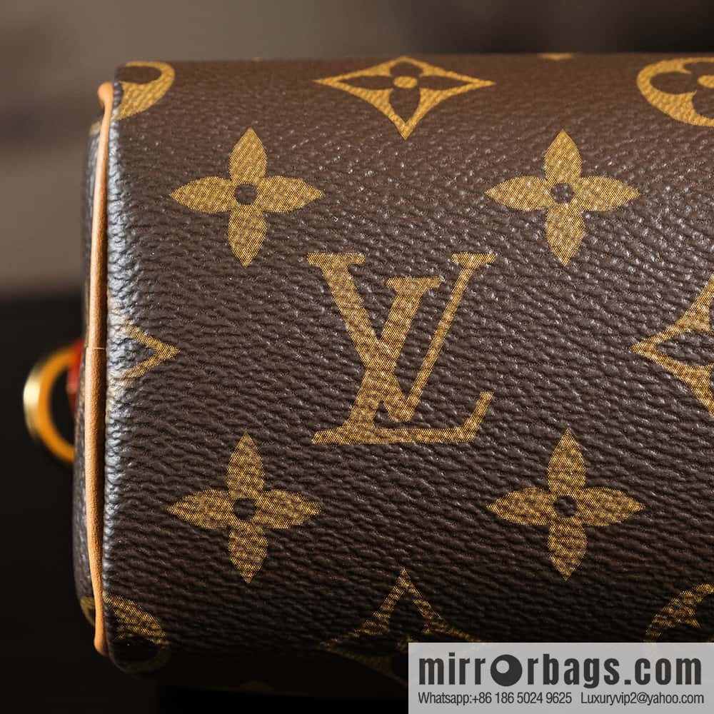 LV ππππ ππππππ ππππ chip diamond beating code pillow bag series M81085