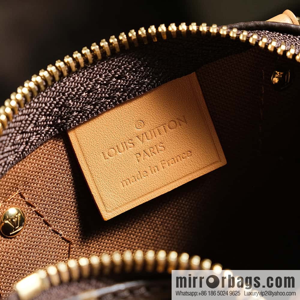 LV ππππ ππππππ ππππ chip diamond beating code pillow bag series M81085