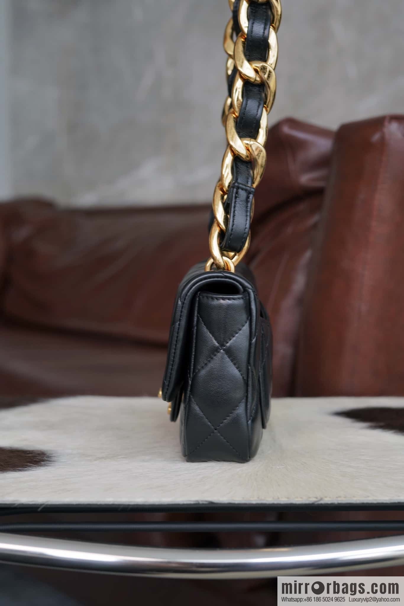 𝗖𝗵𝗮𝗻𝗲𝗹 𝟮𝟮𝘀 thick chain cf armpit bag Genuine leather AS3213
