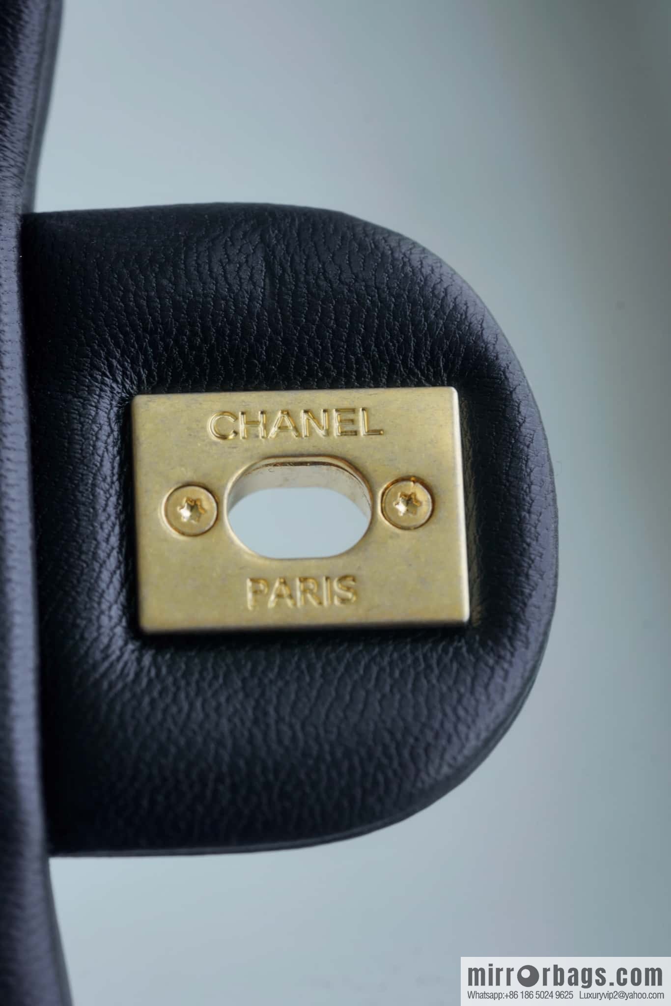 𝗖𝗵𝗮𝗻𝗲𝗹 𝟮𝟮𝘀 thick chain cf armpit bag Genuine leather AS3213