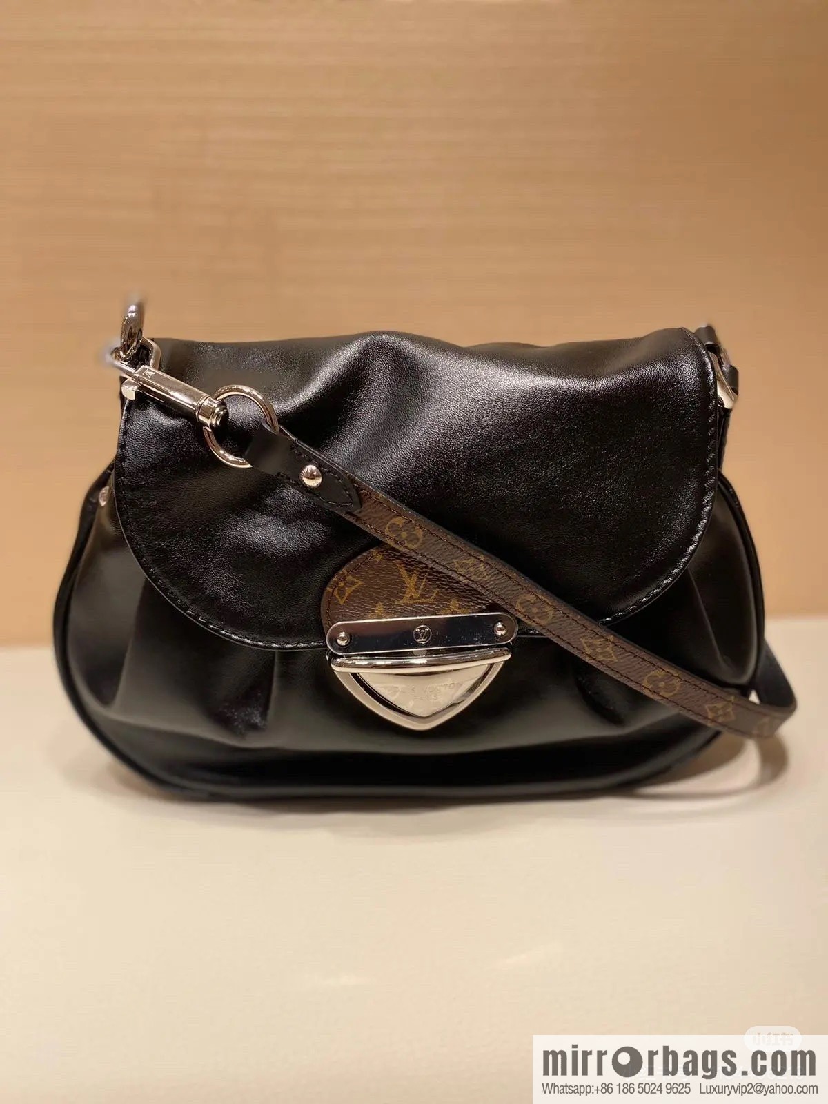 [Boutique‑grade] M12192 black full leather, underarm bag ingot bag series, the new SUNSET VIBE handbag of the season