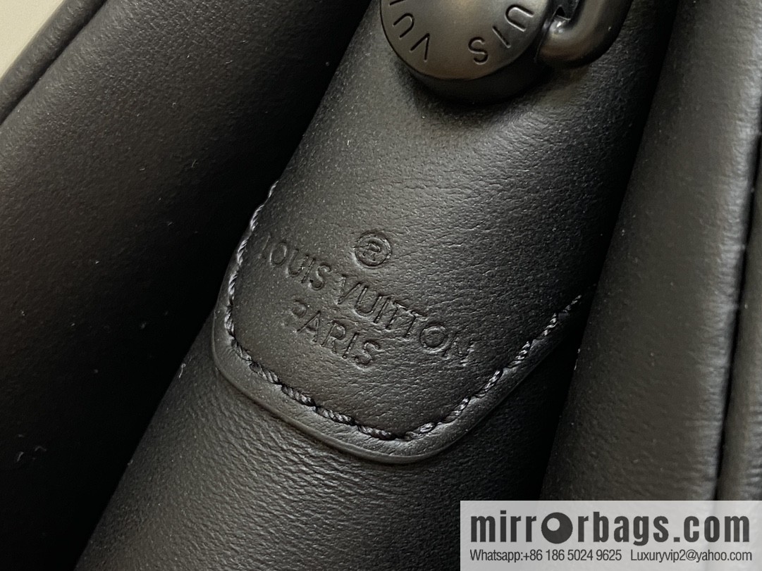 [Boutique‑grade] M11370 black full leather embossed, chain bag series, the new COUSSIN small handbag of the season